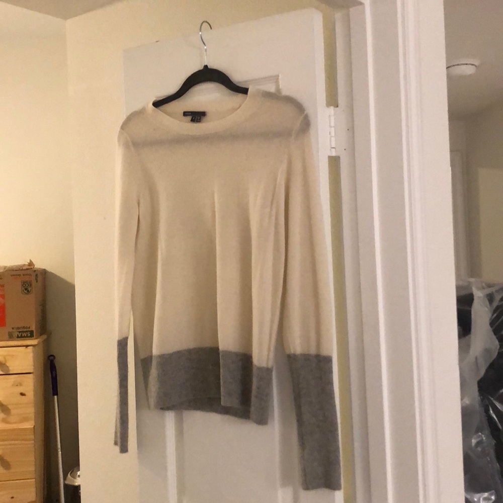 Long sleeve cashmere sweater